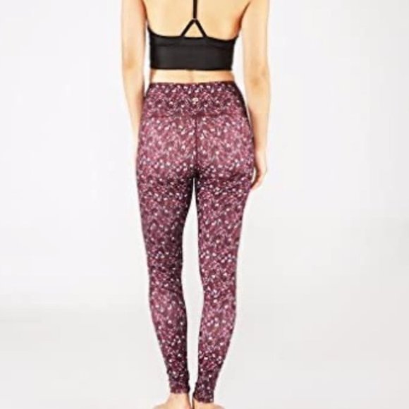 ☀️ 3/$15 Manduka High Line Crop Leggings Adaptation Printed - Picture 3 of 9